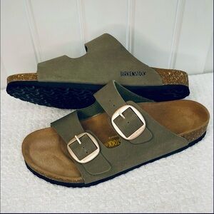 Birkenstock Arizona Big Buckle Slide Sandals Size 12 Ladies, Size 10 Men’s